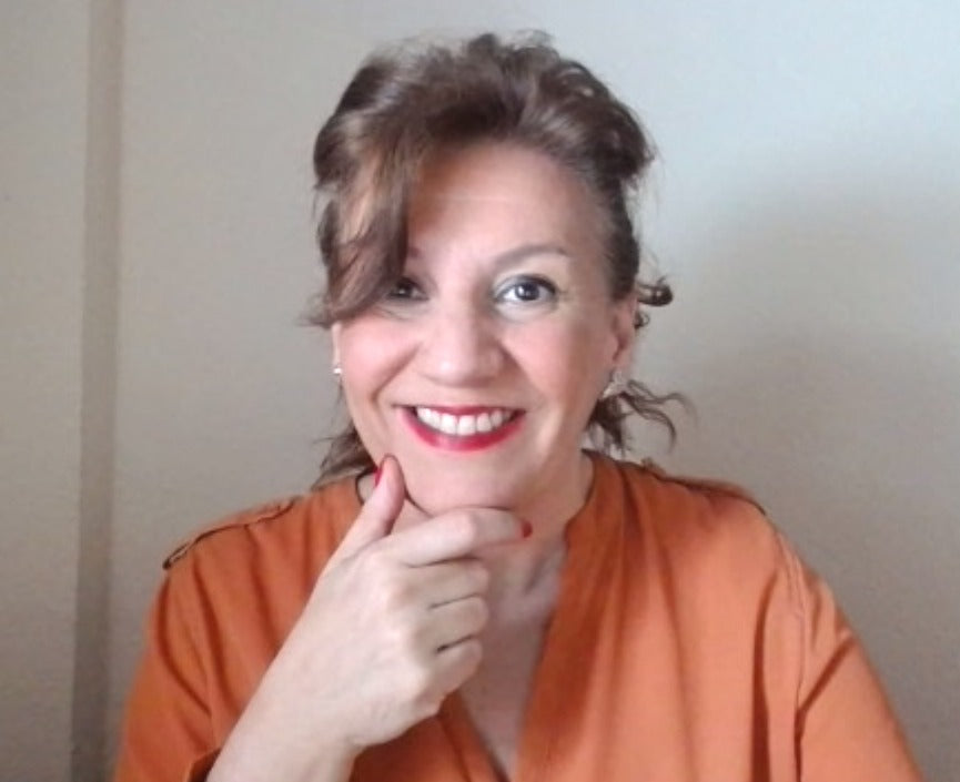 Susy Nieto Amante de la Vida y Ma-dre.Me defino como Entrenadora de Desarrollo Personal, Ne-gocio y Vida. Facilitadora del cambio con el objetivo de lograr el Empoderamiento personal.